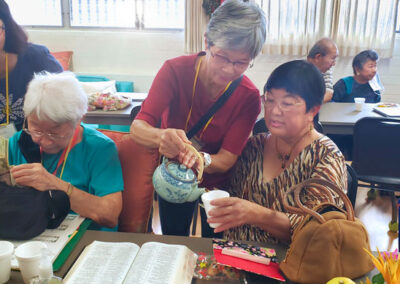 Makiki Christian Church -seniors-fellowship-serving-tea